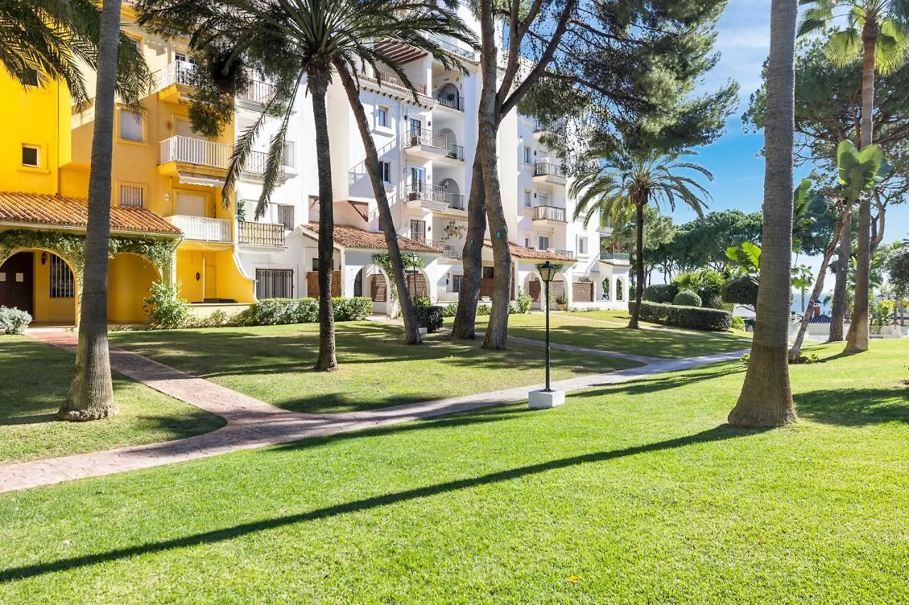 Luminoso Apartamento En Andalucia Del Mar Marbella